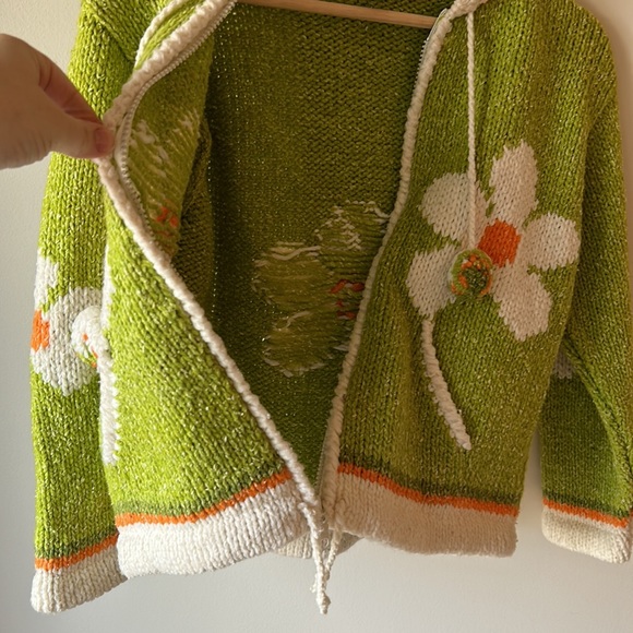 Children’s hand kint sweater with elf hood - Picture 10 of 10